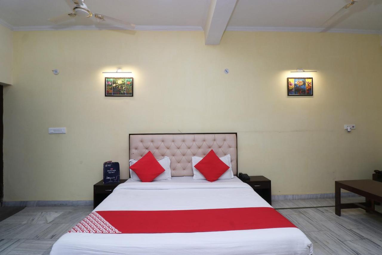 Oyo Hotel Ayaan Bareilly Exterior foto