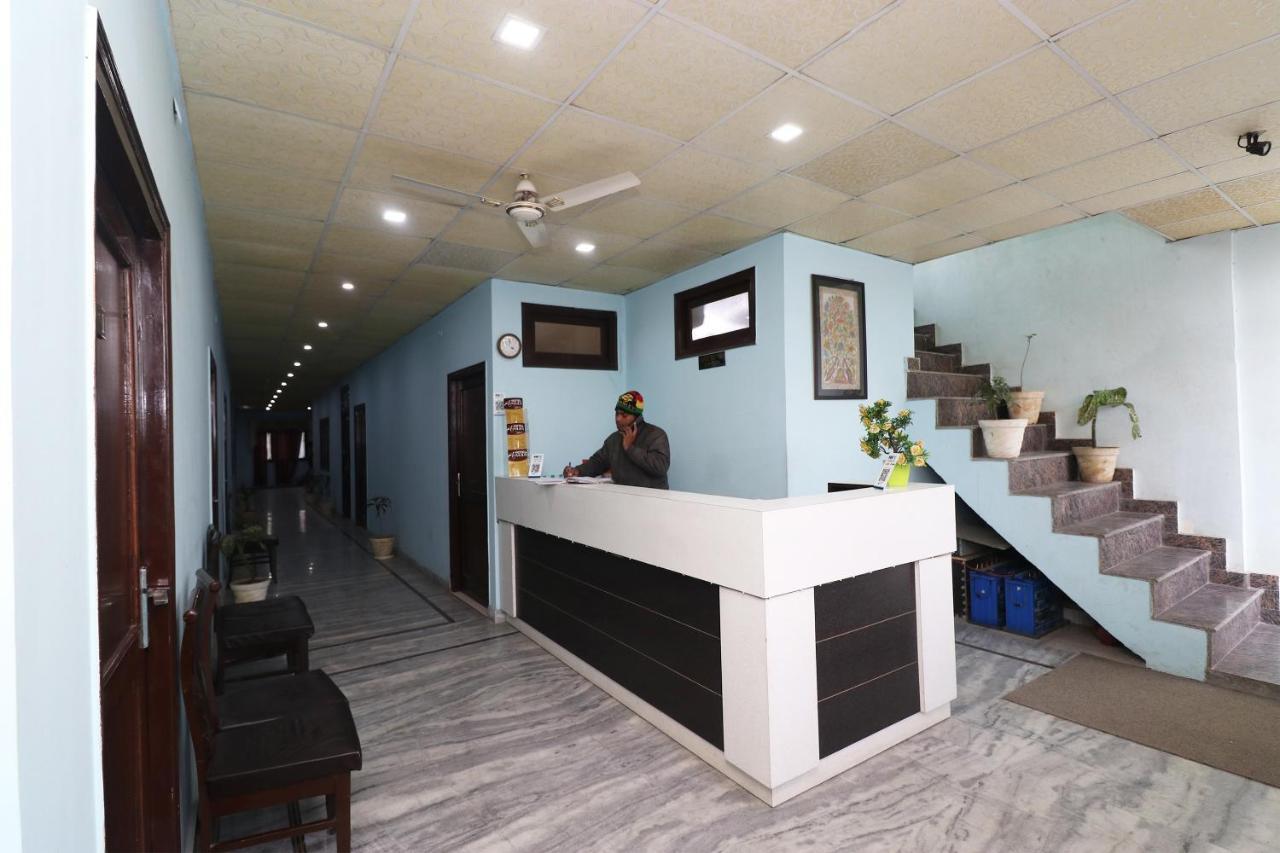 Oyo Hotel Ayaan Bareilly Exterior foto